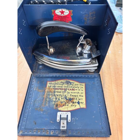 1920s Sunbeam Electric Travel Made Iron Portable Metal Case ..Decor/Display/Prop main image 9